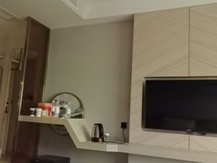 -深圳龙华大浪商业中心亚朵X酒店