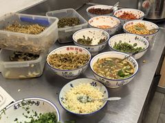 -裕新楼粉面馆·石磨手工粉(四方坪店)