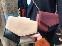 -马德里拉斯咯扎斯购物村