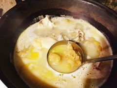 -鲜入围煮花胶鸡海鲜火锅