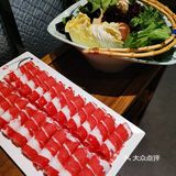 麻椒鸳鸯锅，味道超级赞，还点了几串羊肉串，肉块非常大