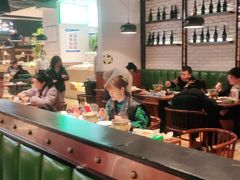 -亚马逊环球美食百汇(新城吾悦广场店)