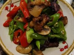 小米椒蘑菇爆小鲜肉-蘑菇私房菜小馆(杨家坪西城天街店)