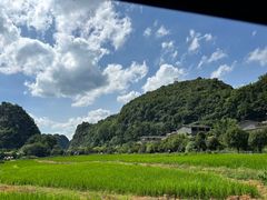 -高荡千年布依古寨旅游景区