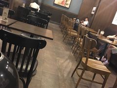 大堂-星巴克臻选(舟山凯虹广场店)