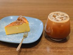 芝士蛋糕-线格之间COFFEE