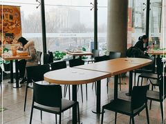 大堂-麦当劳(展览路店)