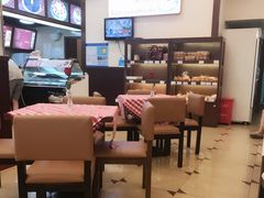 -红宝石·鲜奶小方·海派西点房(南丹店)