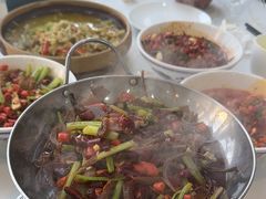 -独一佳老胡湘菜馆(矿山路店)