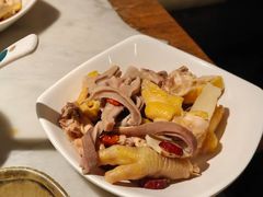 -尚尚仙·酸汤猪手·猪肚鸡火锅(华联万柳购物中心店)