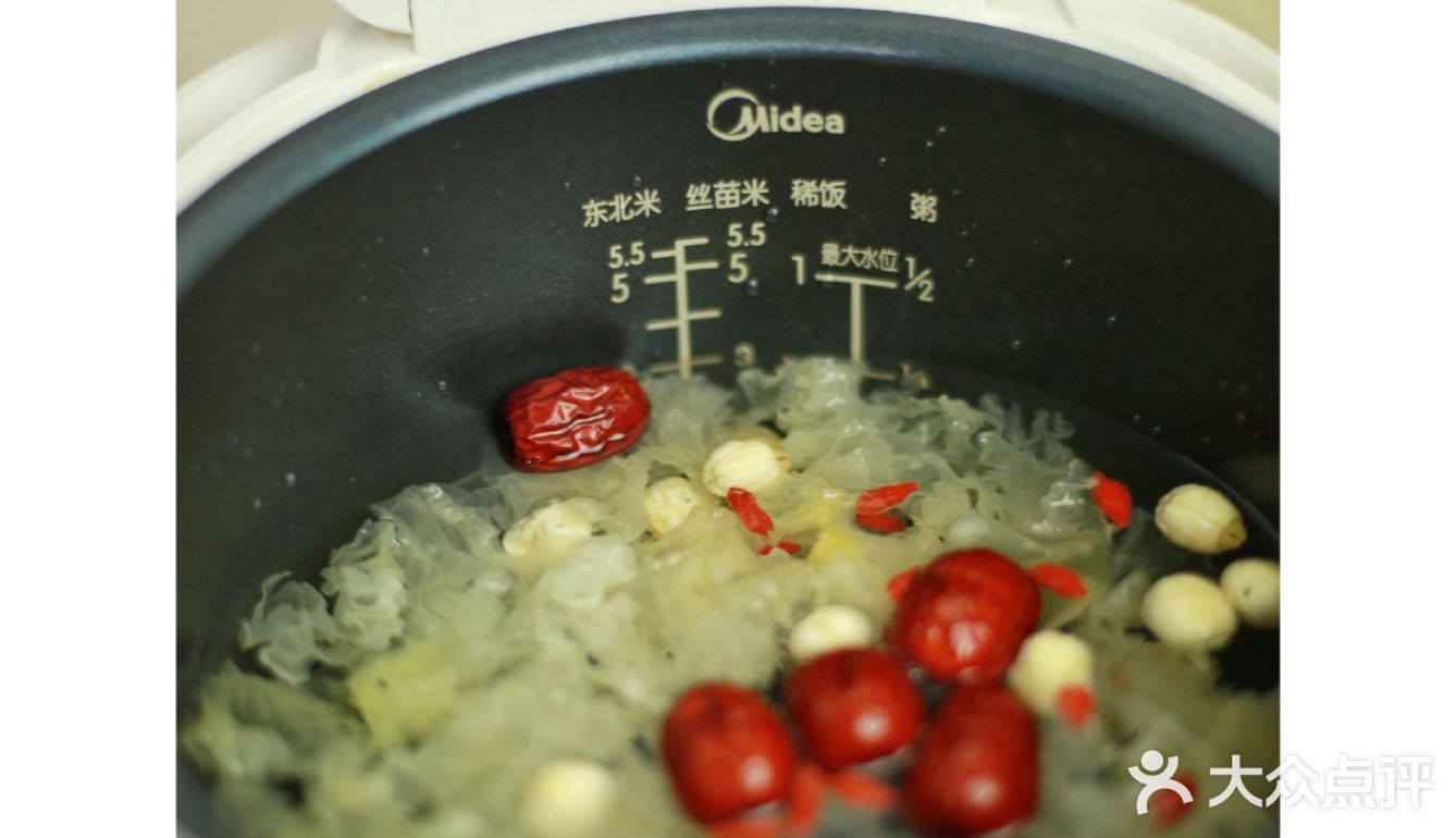 Zoe小厨房 | 懒人必备电饭煲滋补养颜红枣银耳莲子羹