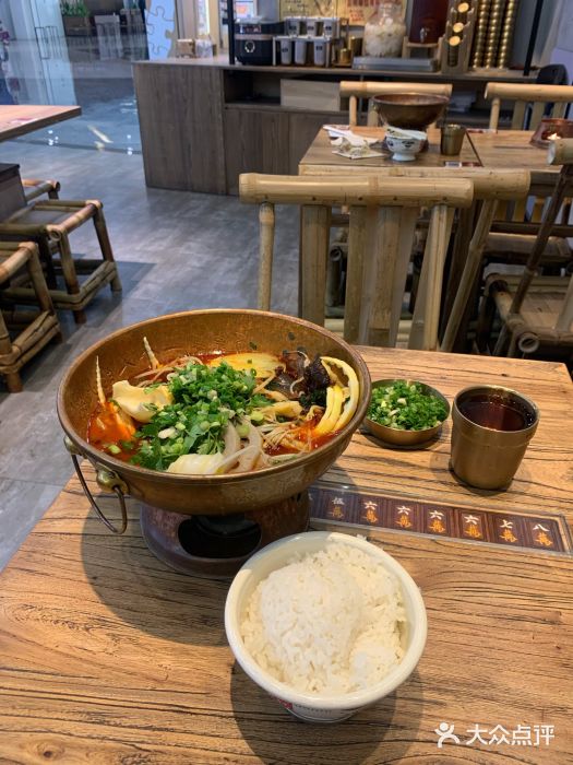 成都你六姐·牛肉冒菜(上海环宇荟店)图片