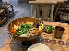 -成都你六姐·牛肉冒菜(上海环宇荟店)