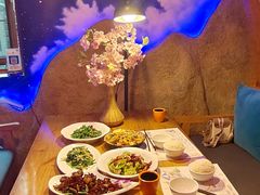 -月亮眼花园餐厅书吧酒吧