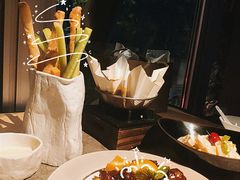 笔筒色拉-穹六人间 people 6(岳阳路店)