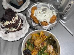 -W COLLECTIVE  DESSERT SHOP
