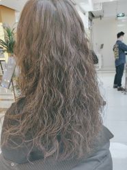 -虫二·专注健康烫染沙龙