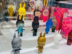 -泡泡玛特POPMART(侨福芳草地店)