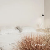 角落处的壁炉以现代简约的姿态呈现 同时也作为独特的背景造型