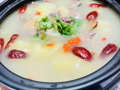 鸽子炖土豆-荣鹏风味烀饼总店
