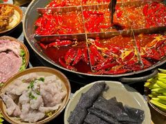 -渝嘴小老弟老火锅(华新村店)