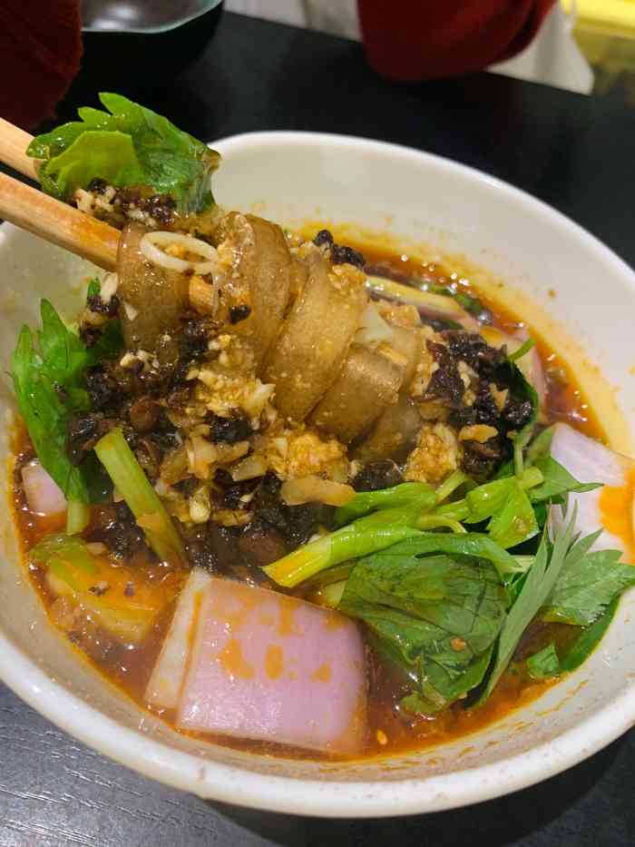 歆瑞源油卤串串-"看到评论还可以,离的又比较近就去试了一下.