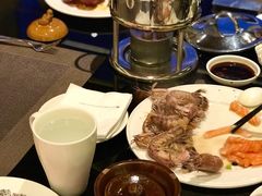 -大中华希尔顿酒店-念自助餐·嗨啤·小龙虾