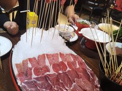 -虾弄弄海派小龙虾·牛羊蝎子火锅