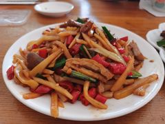 酸笋炒肥肠-牛八宝桂林米粉(八里庄店)