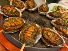 石锅大鲍鱼-品海楼·大连海胆锅贴馆(东港店)