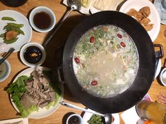 -茸梅路右拐龙虾-农家菜(松江店)