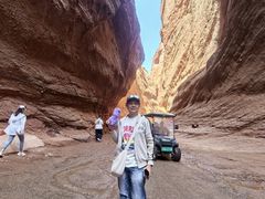 -天山神秘大峡谷