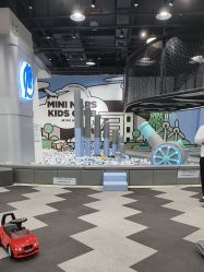 -MINI MARS 脚下的城市乐园·餐饮·派对(静安江宁店)