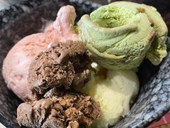 冰淇淋自助-哥老官重庆美蛙鱼头(西湖银泰十一哥店)