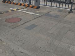-世纪金源购物中心东区-停车场