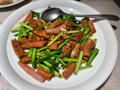蒜香海肠炒韭菜-船歌·鱼水饺青岛菜(闽江二路店)