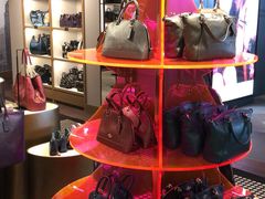 -伯肯黑德角名品折扣购物中心