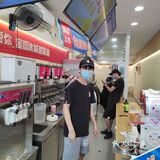 店员小哥，真帅！