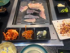 -臻牛烤肉