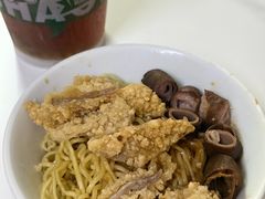 -松树干拌面店