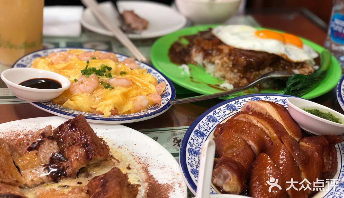 味道没有失望，腐乳空心菜、虾仁滑蛋