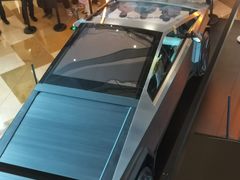 -TESLA 特斯拉(上海太古汇体验店)