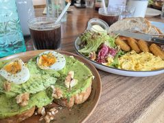 牛油果煮蛋吐司-RAC BAR(安福路店)