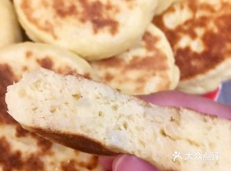 养胃山药饼 原料：铁棍山药去皮净重 ：300克