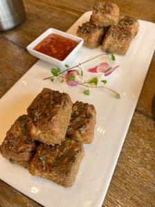 红旗饭庄(南开店)-"到一个地方就吃一个地方的特色菜吧.这次.