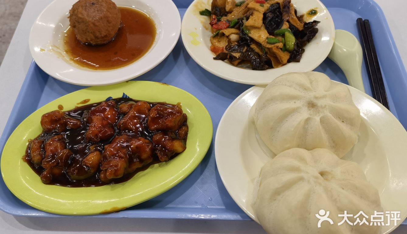 又爱又恨的食堂