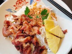 -大头虾越式风味餐厅(光明广场店)