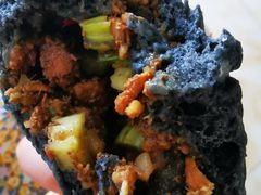 黑猪肉黑金包-李与白包子铺(桐梓林店)