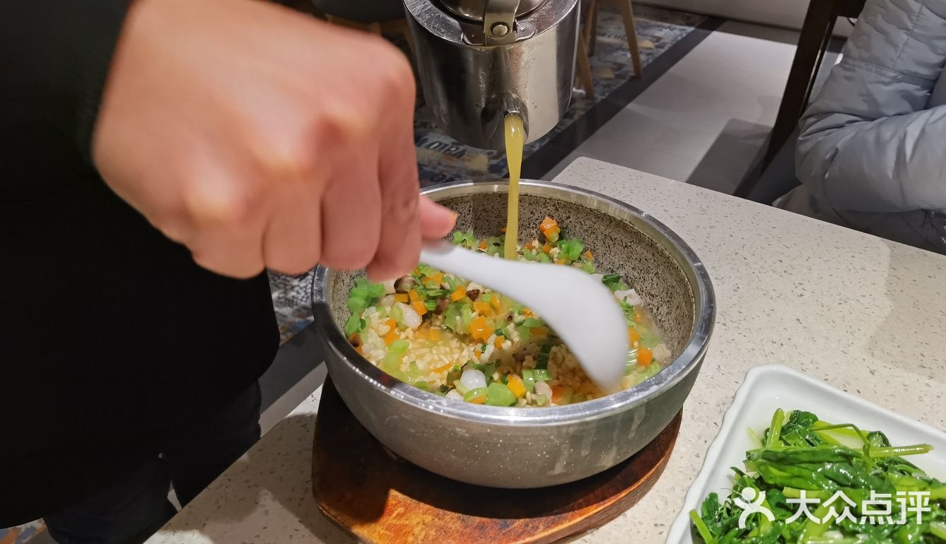 味道好吃到飞起，毛肚血旺都很新鲜