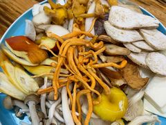 -菌之家·专业纯野生菌火锅·特色炒菌